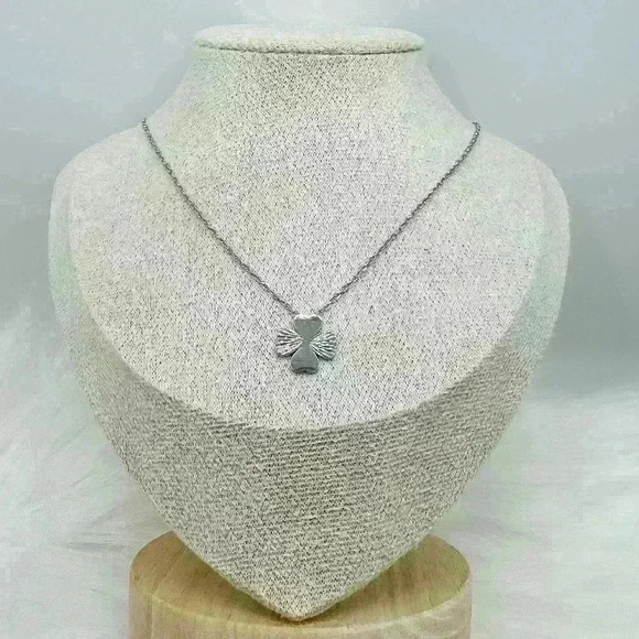 Darla Four Leaf Clover Pendant Necklace in Silver - Picture 5 of 7